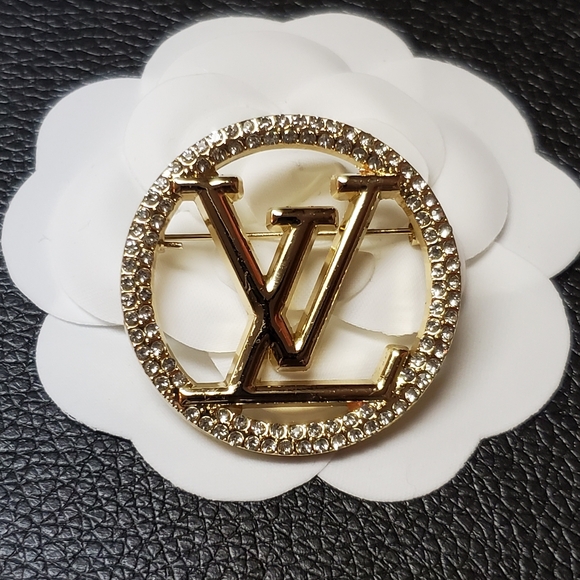 Jewelry - Beautiful High Quality Gold/Crystal Brooch, New